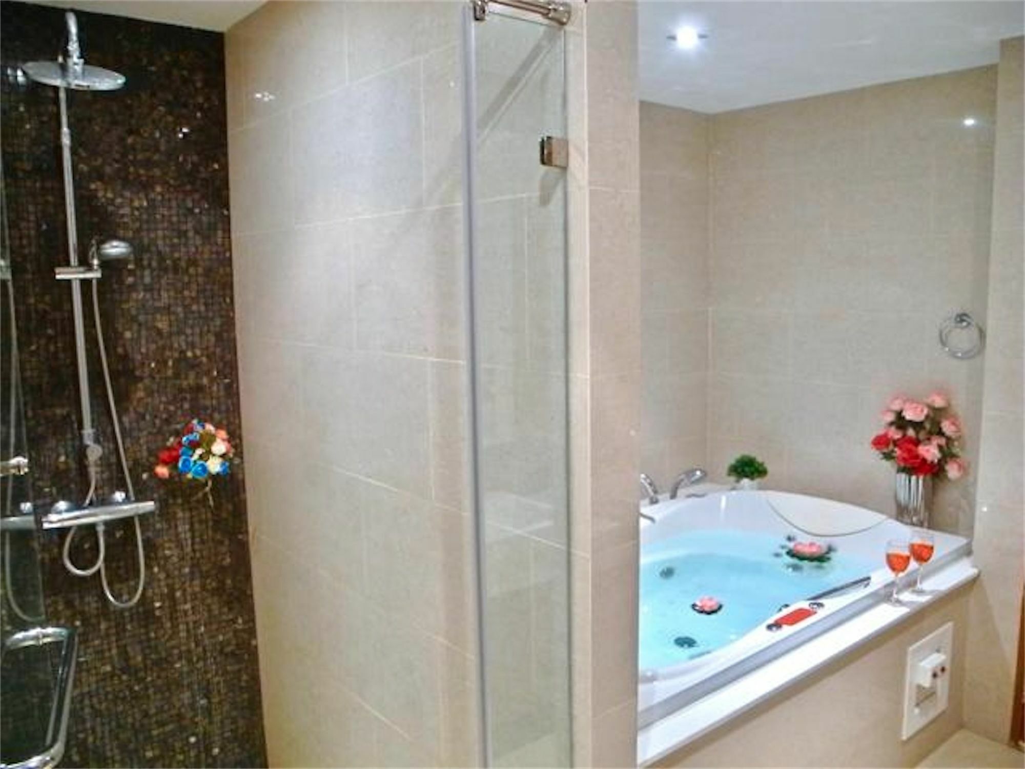The Privilege Residence : 1 Bedroom Apartment In Patong Εξωτερικό φωτογραφία